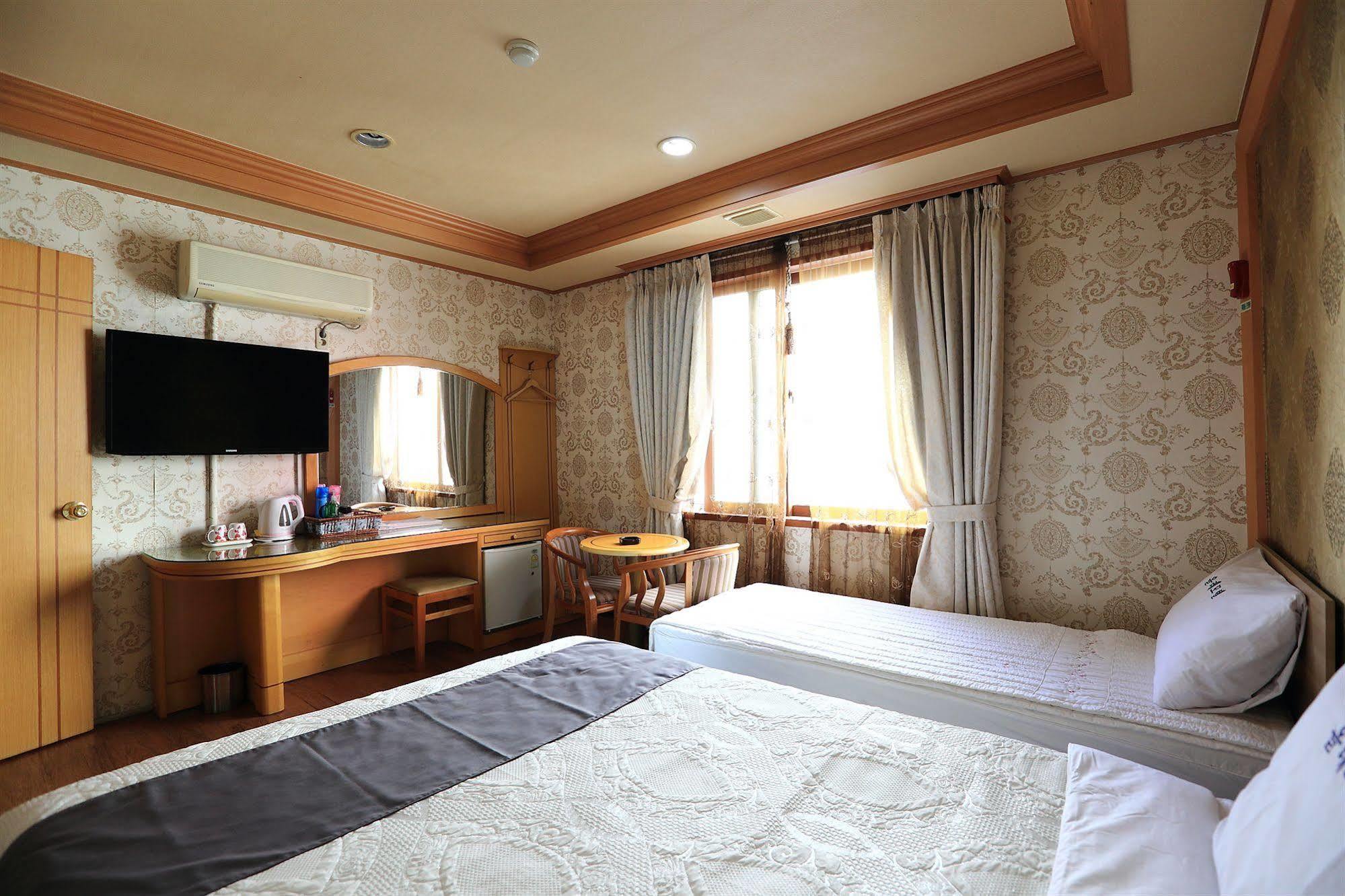 Jeju Olleh Hotel מראה חיצוני תמונה